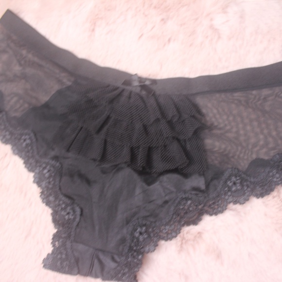VICTORIA'S SECRET SEXY BLACK RUFFLES CHEEKY PANTY - Picture 1 of 2